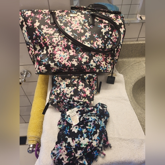 Kate Spade 4 pc set, tote, Zip around wallet, name up bag and scarf - Picture 2 of 6